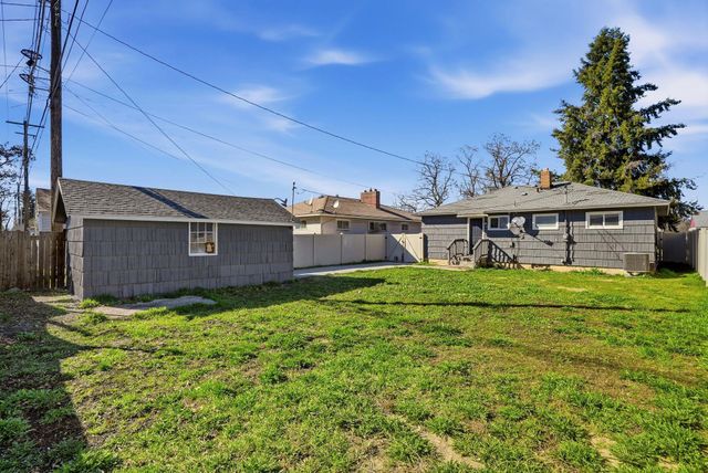 822 E GARLAND Ave, Spokane, WA 99207