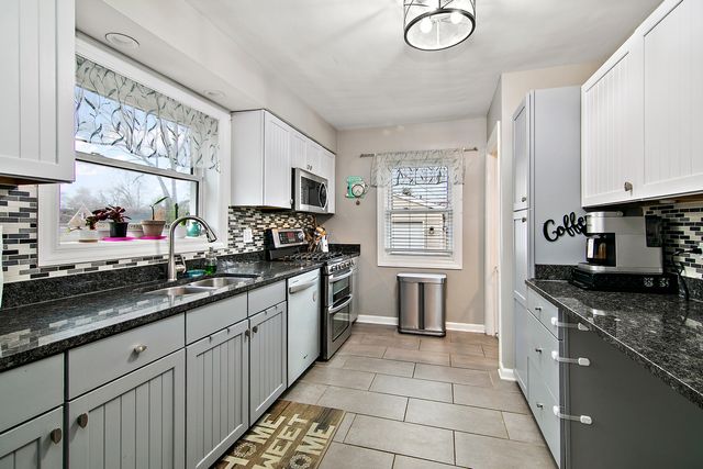 18524 Gottschalk Avenue, Homewood, IL 60430