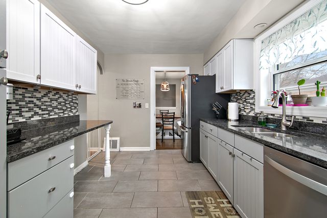 18524 Gottschalk Avenue, Homewood, IL 60430