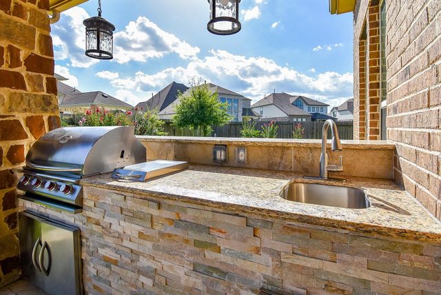 5910 Diamond Shadow Court, Richmond, TX 77469