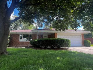 3582 Paddington Drive, Troy, MI 48084