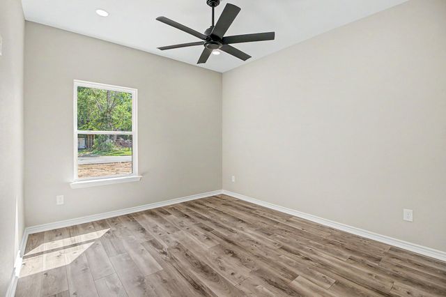 509 Milam Street, Hearne, TX 77859
