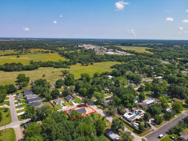 509 Milam Street, Hearne, TX 77859
