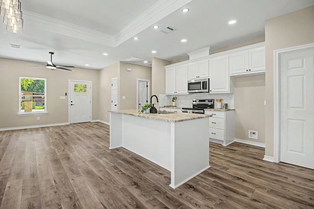 509 Milam Street, Hearne, TX 77859