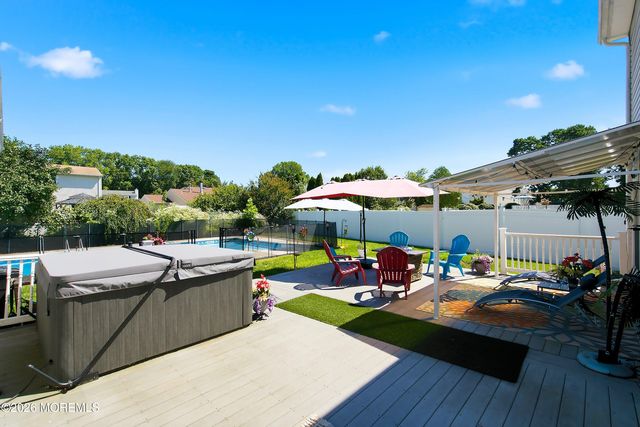 46 Hedgewood Road, Howell, NJ 07731