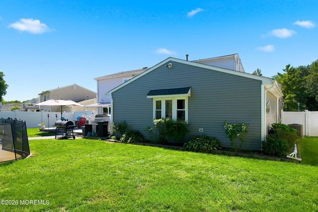 46 Hedgewood Road, Howell, NJ 07731