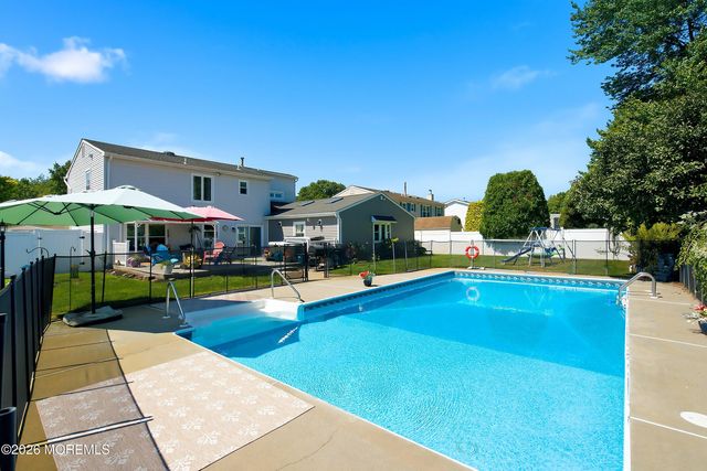 46 Hedgewood Road, Howell, NJ 07731