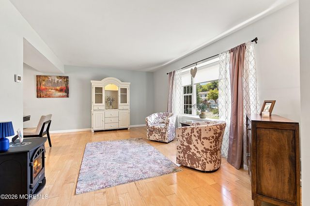 46 Hedgewood Road, Howell, NJ 07731