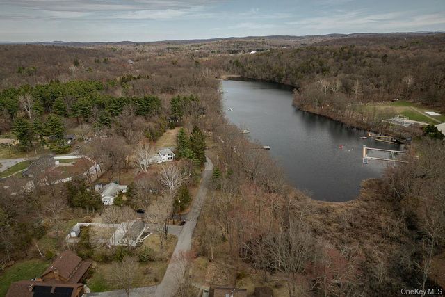 307 Sepasco Lake, Rhinebeck, NY 12572