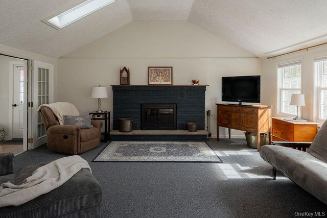 307 Sepasco Lake, Rhinebeck, NY 12572