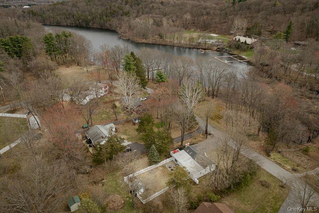 307 Sepasco Lake, Rhinebeck, NY 12572