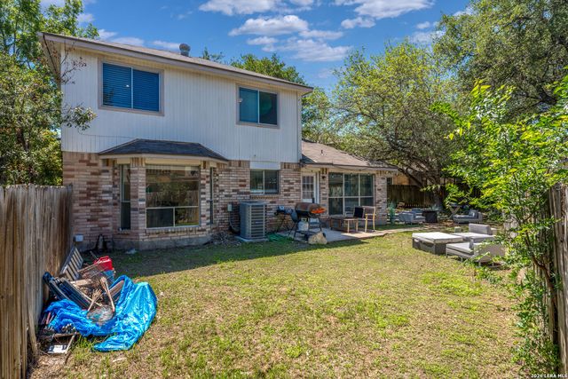 9219 BROXTON DR, San Antonio, TX 78240