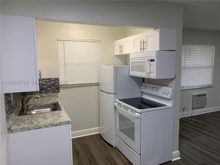 2137 Hayes St 18, Hollywood, FL 33020