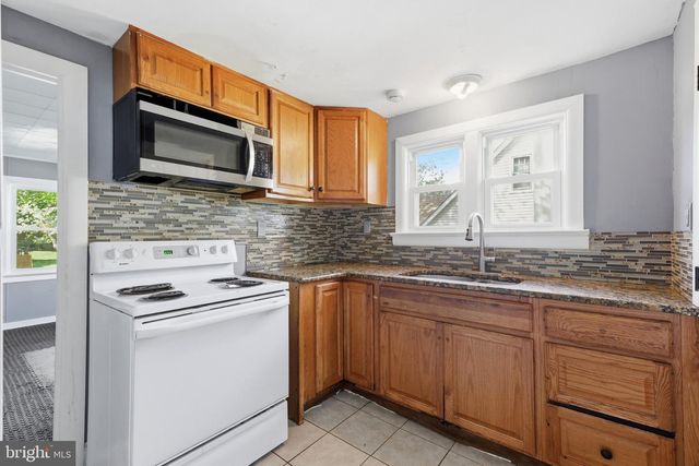48 POLAND ST, Trenton, NJ 08638