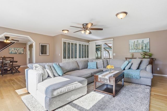 45 First St, Chelmsford, MA 01824
