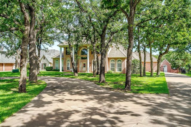 804 Summerlin Drive, Granbury, TX 76048