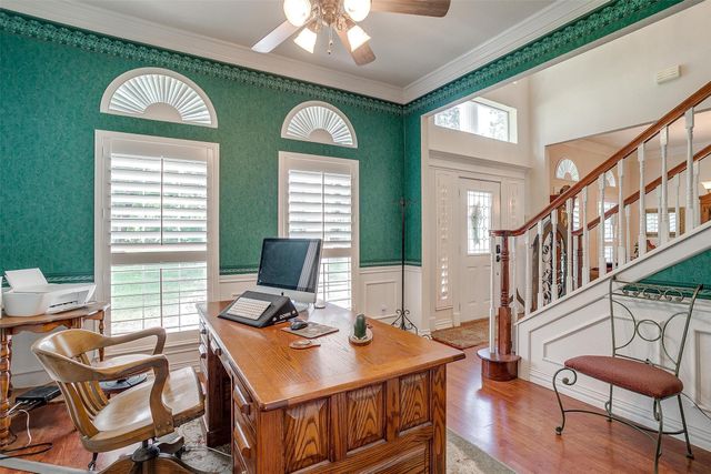 804 Summerlin Drive, Granbury, TX 76048