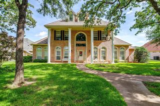 804 Summerlin Drive, Granbury, TX 76048