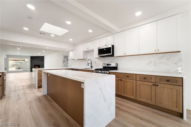 3516 East Twain Avenue, Las Vegas, NV 89121