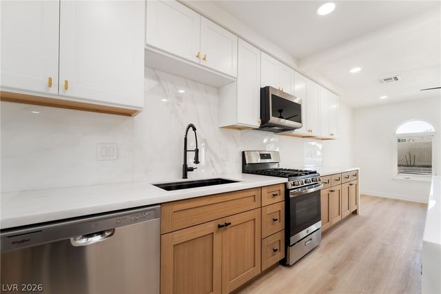 3516 East Twain Avenue, Las Vegas, NV 89121