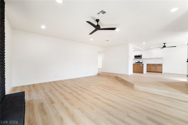 3516 East Twain Avenue, Las Vegas, NV 89121