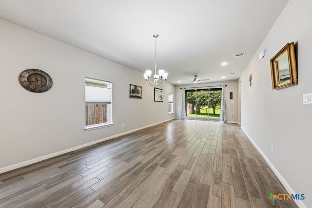 129 Lacey Oak Loop, San Marcos, TX 78666