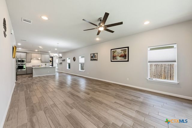 129 Lacey Oak Loop, San Marcos, TX 78666