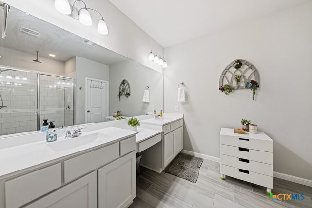 129 Lacey Oak Loop, San Marcos, TX 78666