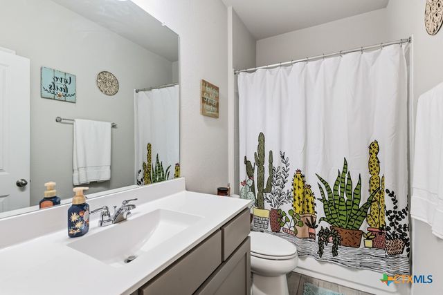 129 Lacey Oak Loop, San Marcos, TX 78666