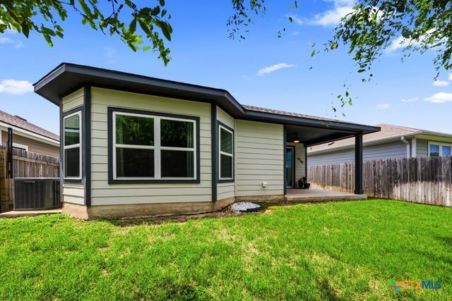 129 Lacey Oak Loop, San Marcos, TX 78666