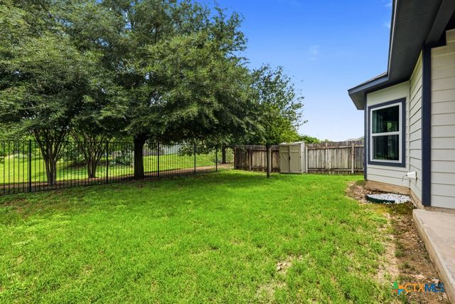 129 Lacey Oak Loop, San Marcos, TX 78666