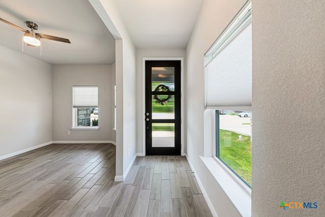 129 Lacey Oak Loop, San Marcos, TX 78666