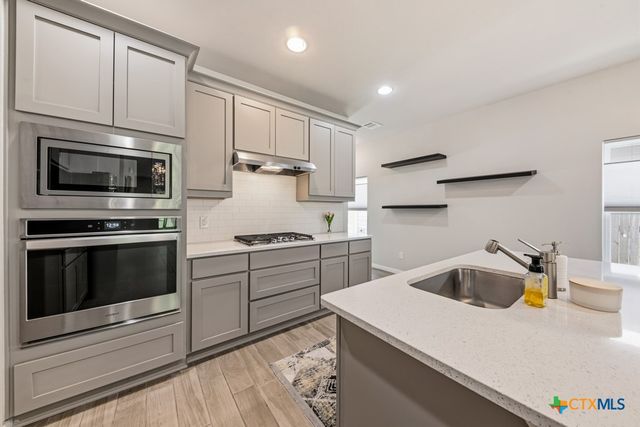 129 Lacey Oak Loop, San Marcos, TX 78666