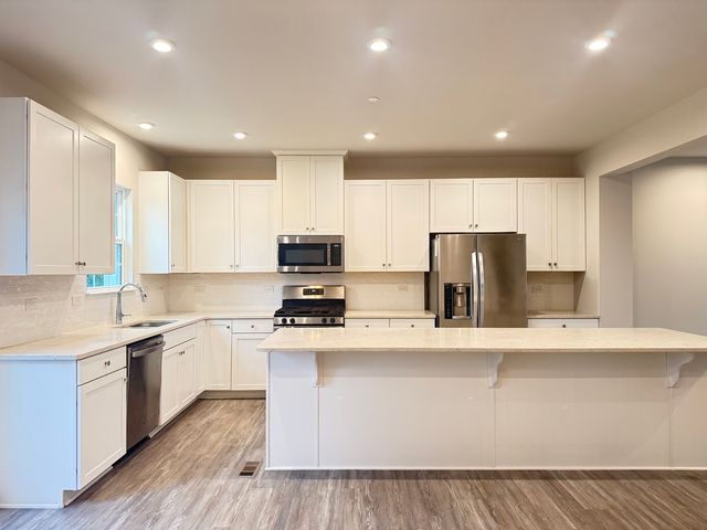 772 Weller Drive, Des Plaines, IL 60016