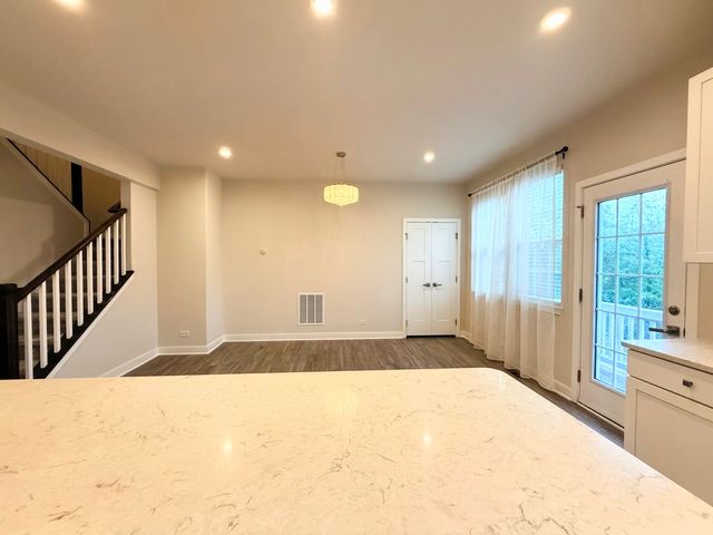 772 Weller Drive, Des Plaines, IL 60016