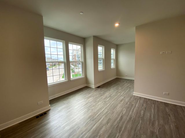772 Weller Drive, Des Plaines, IL 60016