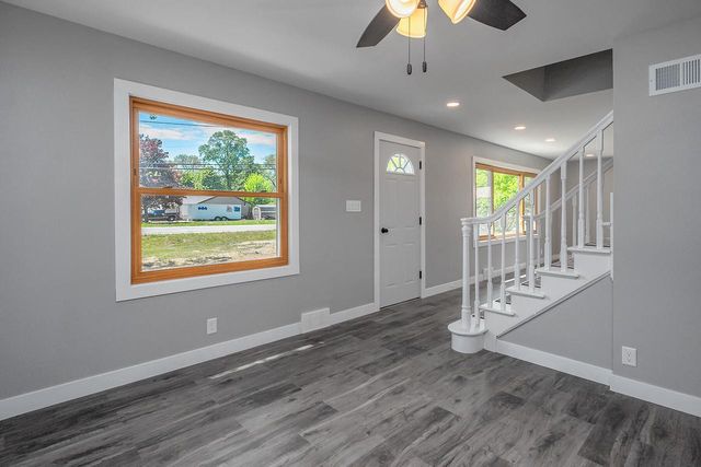 7920 W Puetz ROAD, Franklin, WI 53132