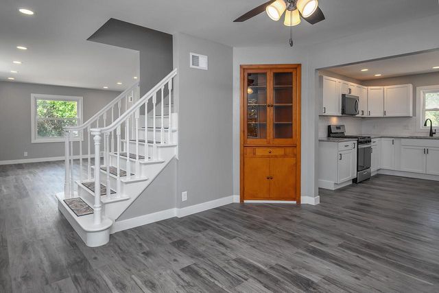 7920 W Puetz ROAD, Franklin, WI 53132