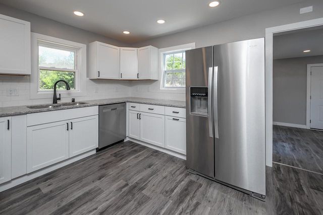 7920 W Puetz ROAD, Franklin, WI 53132