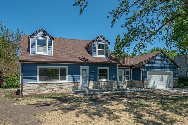 7920 W Puetz ROAD, Franklin, WI 53132
