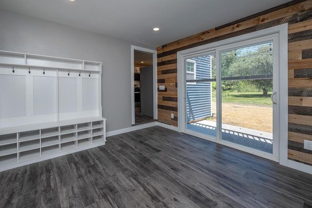 7920 W Puetz ROAD, Franklin, WI 53132
