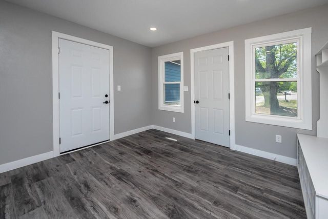 7920 W Puetz ROAD, Franklin, WI 53132