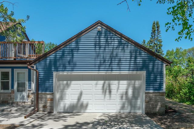 7920 W Puetz ROAD, Franklin, WI 53132
