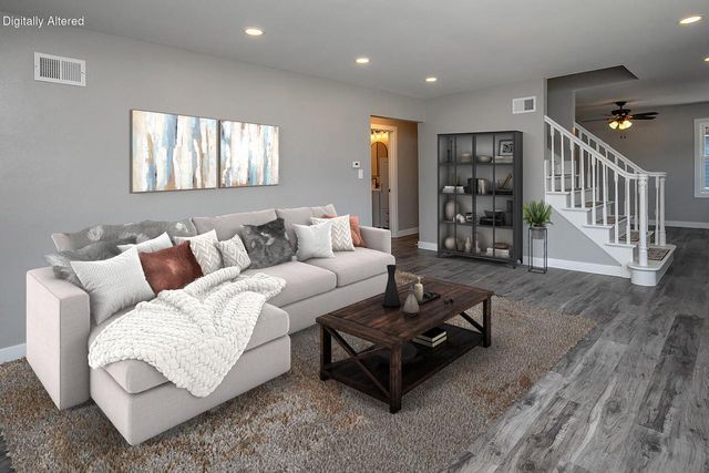 7920 W Puetz ROAD, Franklin, WI 53132