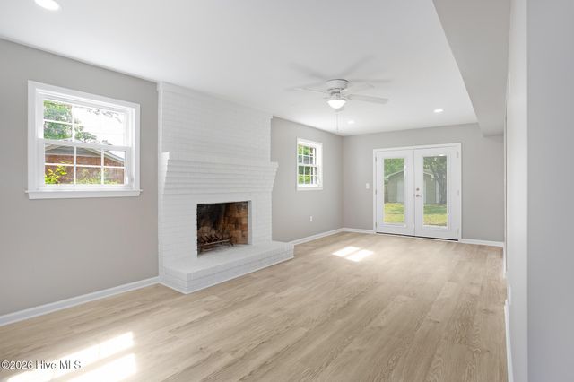 335 Sabra Drive, Wilmington, NC 28405