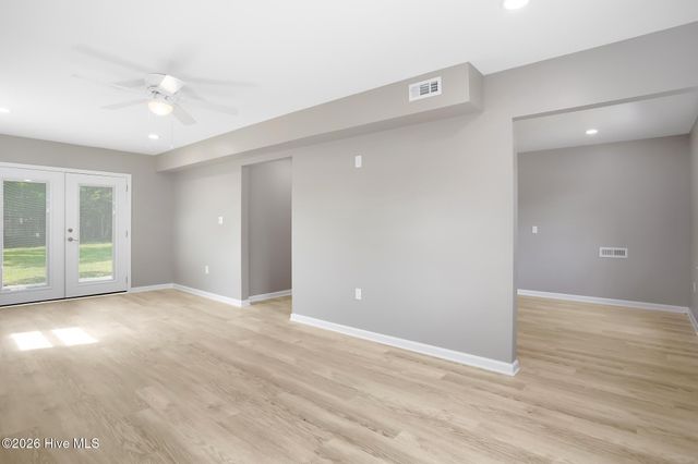 335 Sabra Drive, Wilmington, NC 28405