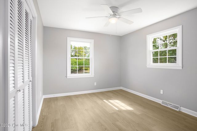 335 Sabra Drive, Wilmington, NC 28405