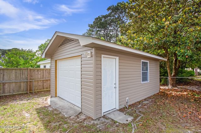 335 Sabra Drive, Wilmington, NC 28405