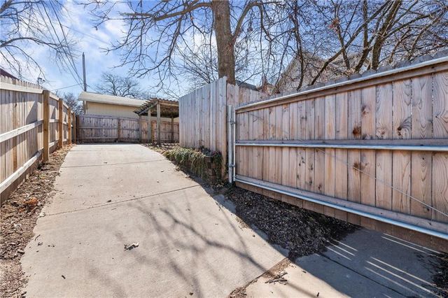 101 Jackson Avenue, Kansas City, MO 64123