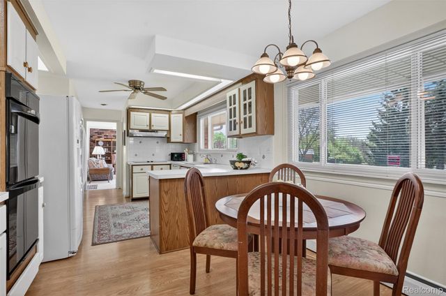 857 Helston Road, Bloomfield Charter Township, MI 48304